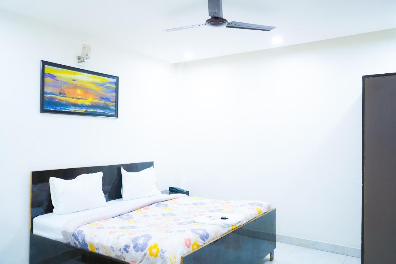 Hotel Tom - Jungpura Chruch Road New Delhi Exterior photo